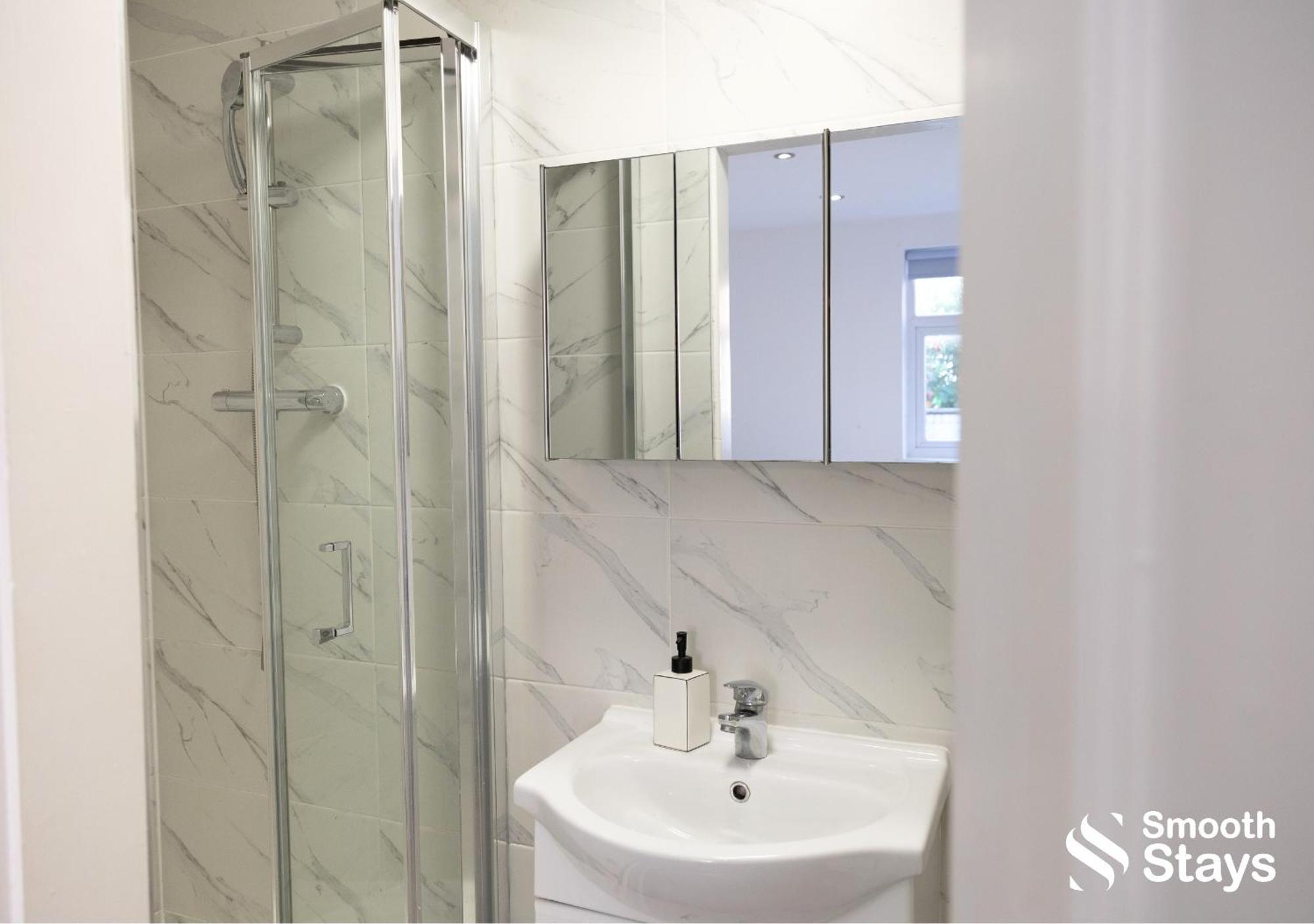 One Bedroom Apartment At Smooth Stays Short Lets & Serviced Accommodation Preston With Parking Near Train Station Экстерьер фото