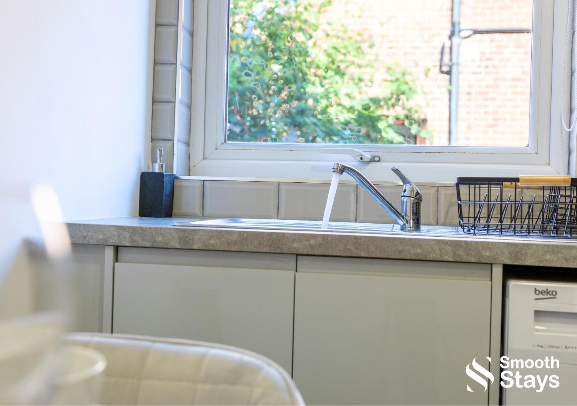 One Bedroom Apartment At Smooth Stays Short Lets & Serviced Accommodation Preston With Parking Near Train Station Экстерьер фото