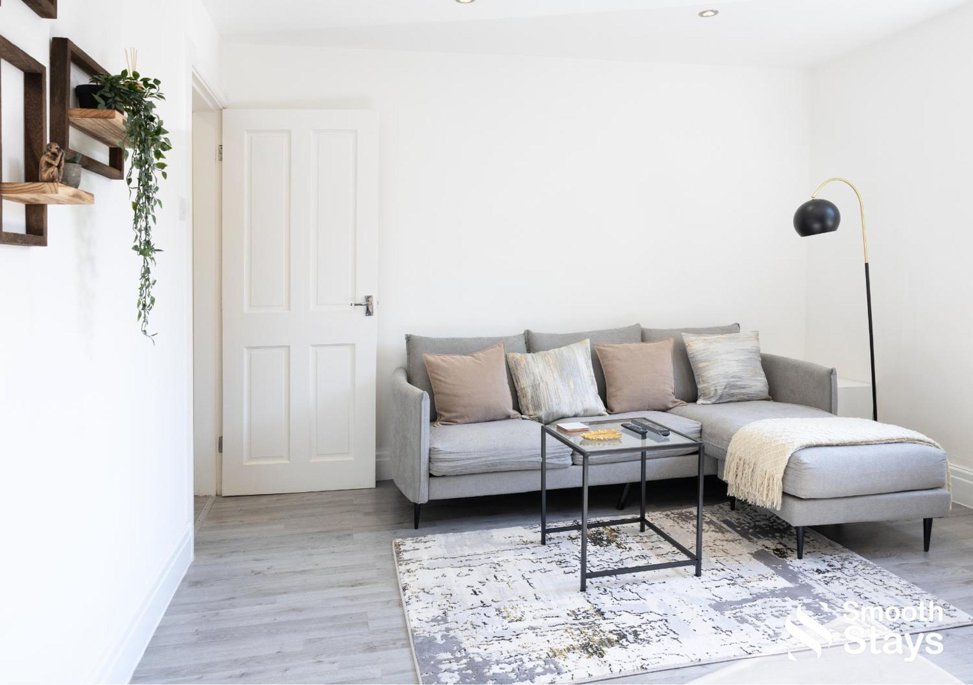 One Bedroom Apartment At Smooth Stays Short Lets & Serviced Accommodation Preston With Parking Near Train Station Экстерьер фото